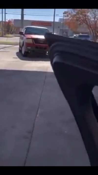 WCGW trying to drift around gas pumps
