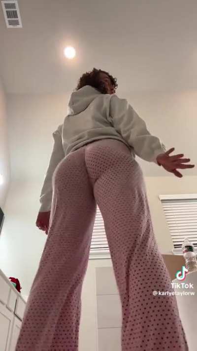 wait for the jiggle...@karlyetaylor2.0