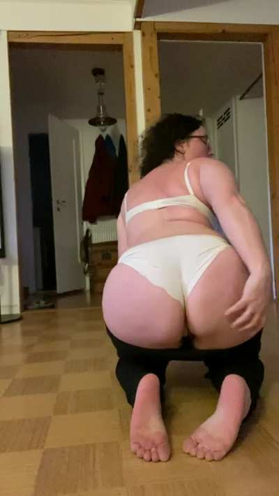 What&rsquo;s your favorite food? Mine is a cream pie 🥧 🤫