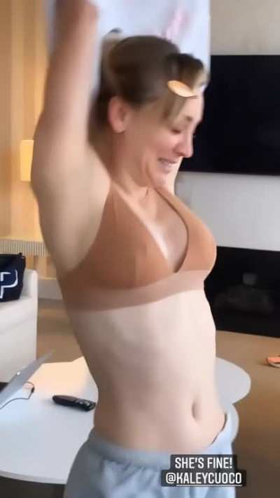 Kaley Cuoco 