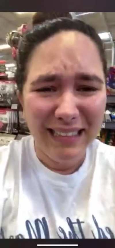 Woman at HEB (regional grocery store in Texas) freaking out about non-service due to a well known and heavily signed “No Mask, No Service” policy... Last time I sobbed this hard, I actually had tears coming out of my eyes, maybe her tear ducts are affecte