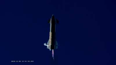 Starship landing test from a camera right beneath the vehicle.