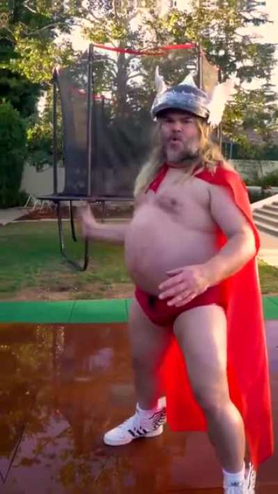 The God of thunder thighs