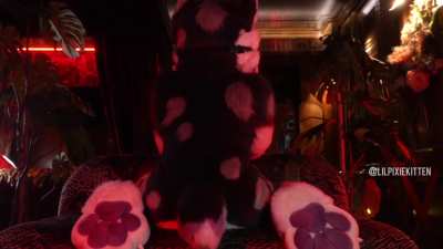 Riding Large Juniper from Paladin Pleasure Sculptors, it made my pussy make a loud pop noise 🤭