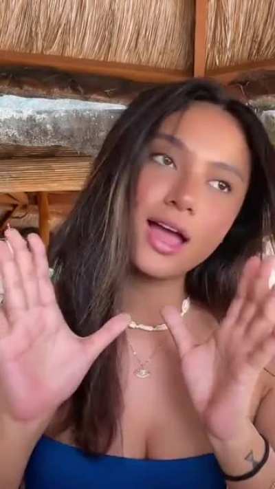 Klea Pineda