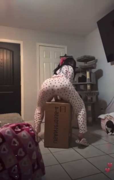 👀