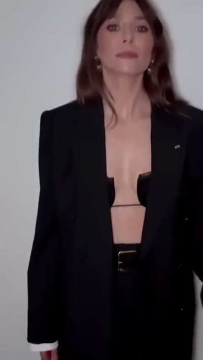 Elizabeth glammed for the "Eternity" Screening at Regal Union Square in New York City - IG November 2025
