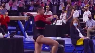 Georgia&rsquo;s Alyssa-Perez lugones 🖤❤️🤍🐶🤸&zwj;♀️