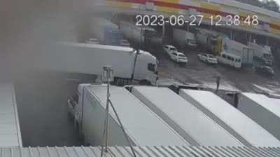 Headshot by lightning, r/fuckyouinparticular vibes