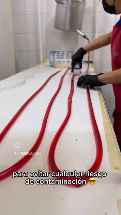 El que diga que no le gusta la gallinita o las mielcitas est&aacute; mal de la cabeza! 