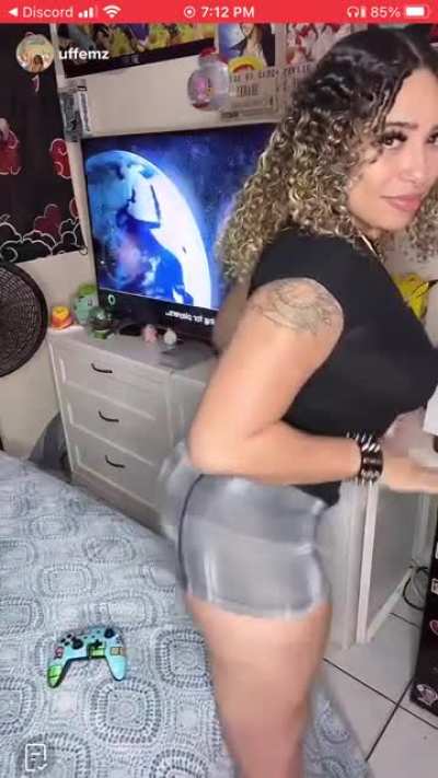 ⠀