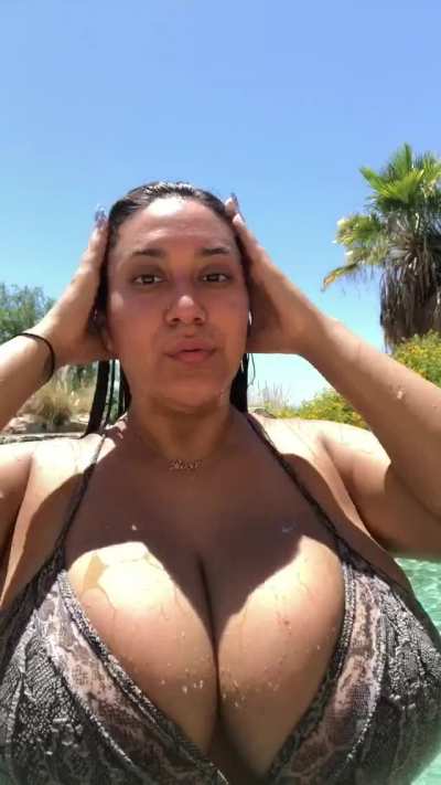 Hi daddies, it’s ROSERAYY y’all finally convinced me to create a Reddit & so HAPPY to be part of the community. Thank you all for getting this sub reddit to 3k.