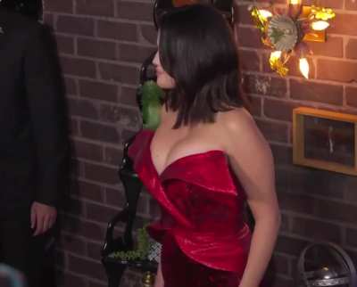 Selena attends the world premiere of Disney's 