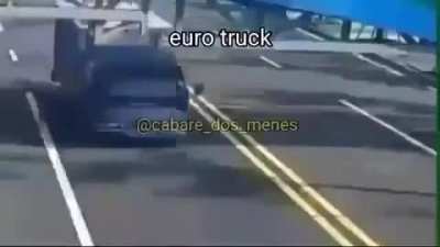 Desculpa pelo respost. mas qual e o nome da m&uacute;sica?