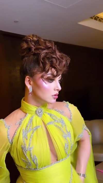 Urvashi Rautela 