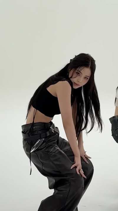 NMIXX - Sullyoon &amp;amp; Kyujin