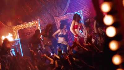 Finally,deepika padukone lovely song in 4k on this sub..share ur fanasties ,who else wants to raise middle prt of tht golden dress and fuck her,damn those thighs r fucking sexy... d slutty lyrics makes d song even better"ye shaam hai jo kl subha tk tere n