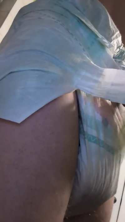 Bb va dans son bain ma couche &eacute;tais tr&egrave;s pleine