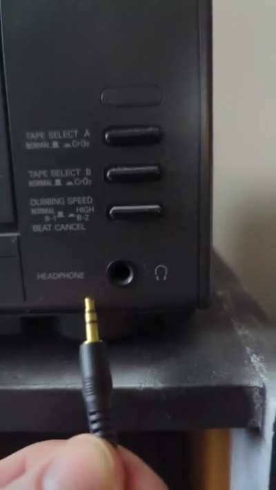 Is this a 1/4 inch jack output? Can i run this to an aux in with a 1/4 inch to 3.5mm cable?