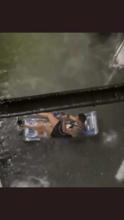 I thought there&rsquo;d be more people at this pool party.