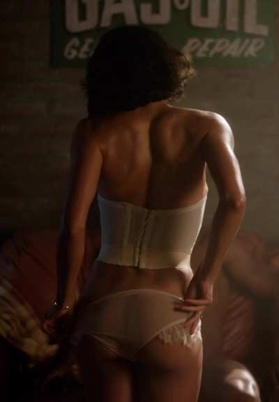 Jurnee Smollett great butt in Lovecraft Country (2021) - from the 4K source!