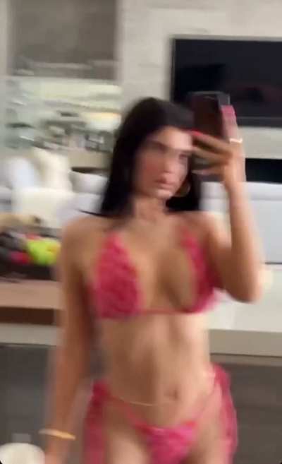 I&lsquo;d love to worship goddess Kylie Jenner