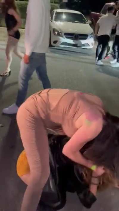 Big Chick got slammed so hard money came out of her just like in GTA.