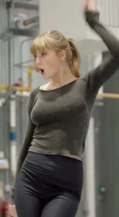 Tell me all your deepest fantasies with tay tay.