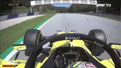 Ricciardo has a heavy crash in turn 9