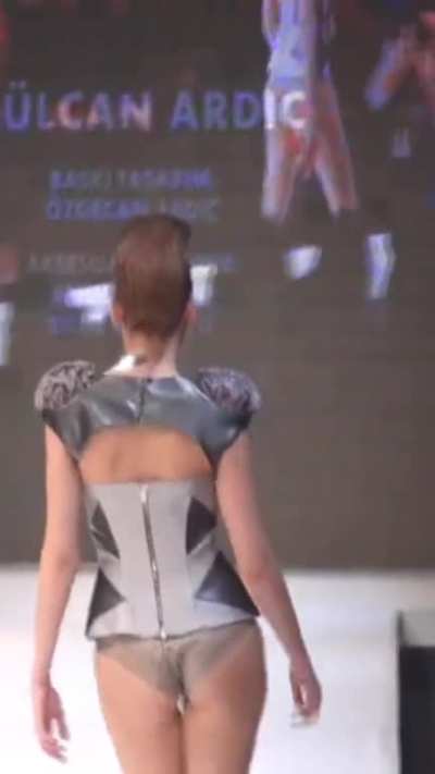Serenay Sarıkaya