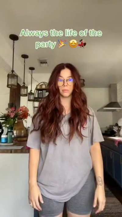 jillian rose reed shaking her 🍑🍑