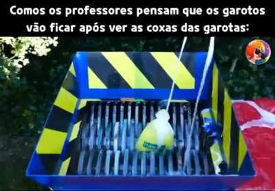 Na minha antiga escola tinha uma regra que proibia as mina de vim com alguma rouba que mostrava as coxa, regra est&uacute;pida.
