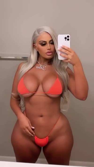 Another Instagram hottie