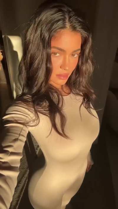 Kylie | Insta Post Nov 23