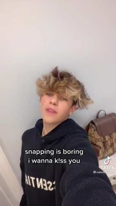 pls- his lips so crusty 😭
