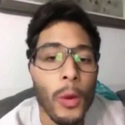 Que bonito canta el mariscos ♥