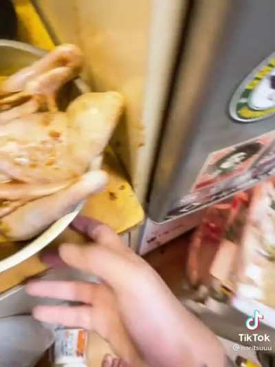 How to cook if you live in a closet that you have never cleaned