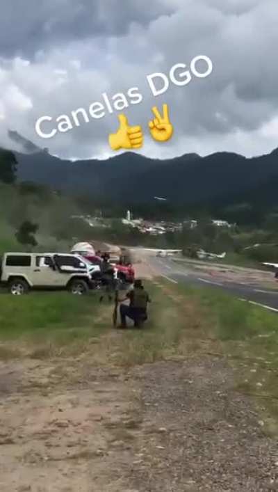 Canelas, Durango. Cessnas and sicarios