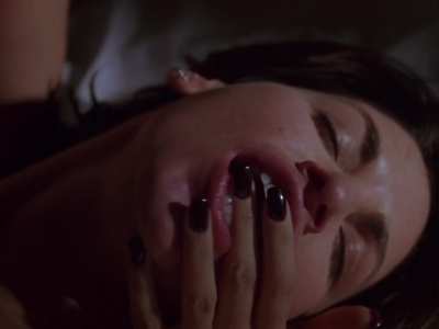 Gina Gershon &amp;amp; Jennifer Tilly - Bound (1996)