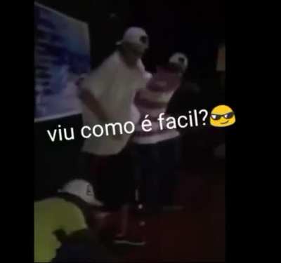 E e assim q vou as v&aacute;rias festinhas kkkk