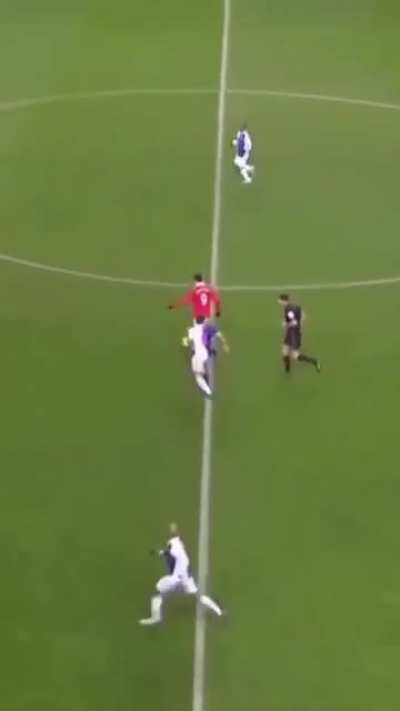 Berbatov 3rd goal v/s Blackburn. What a player he was.