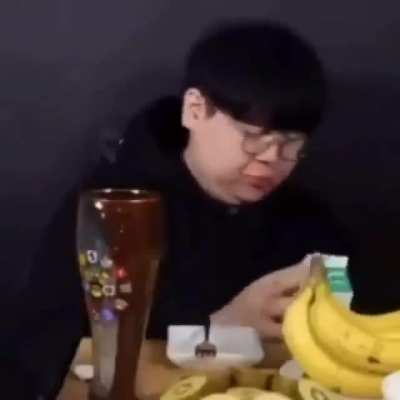 <>