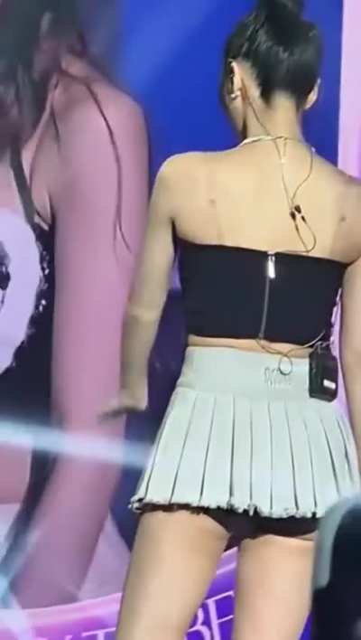Momo's Ass Cheek