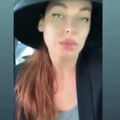 "Девочки! МОИ ХОРОШИЕ ✅ главное помните ✅ оставайтесь самими собями! Себями самими ✅"