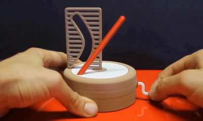 A straight pole going through a curved opening