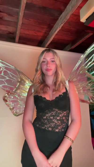 🧚🏻‍♀️