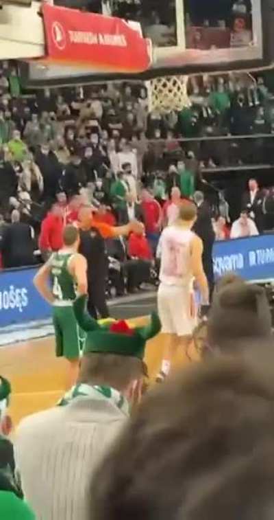 Lithuanians chanting "Fuck you Serbia" after Serbian fans refused to hold "Stop war in Ukraine" posters handed out to ahead of the game.