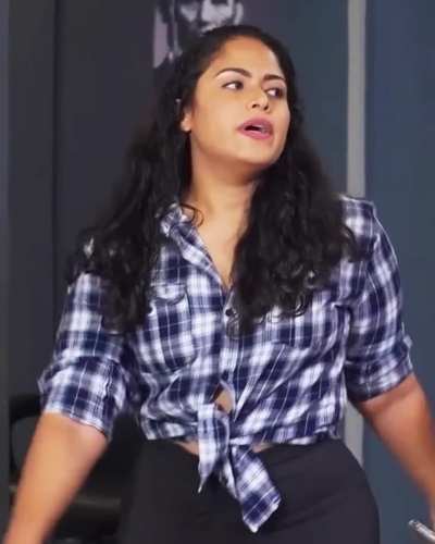 Sandani Fernando (Swarnavahini TV's "Salli Pokuru")