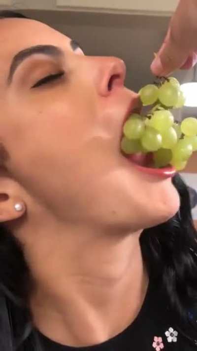 Camila Mendes
