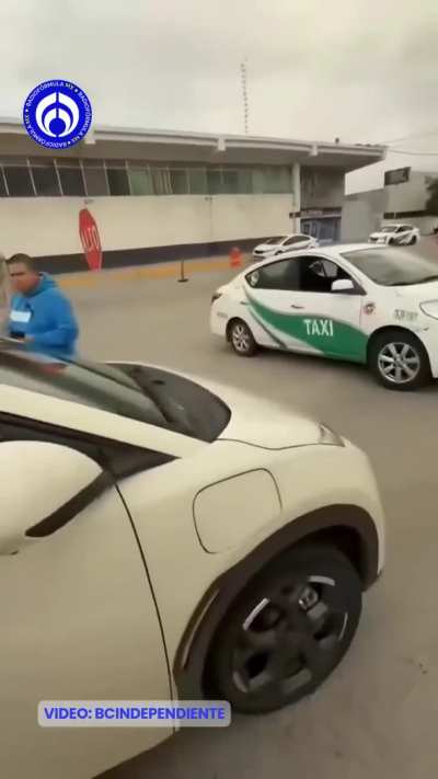 C&oacute;mo en Canc&uacute;n pero en Tijuana, no es ning&uacute;n secreto que aqu&iacute; los taxis son una mafia, a la ciudad la tienen como rancho gigante ya que cualquier transporte moderno les afecta
